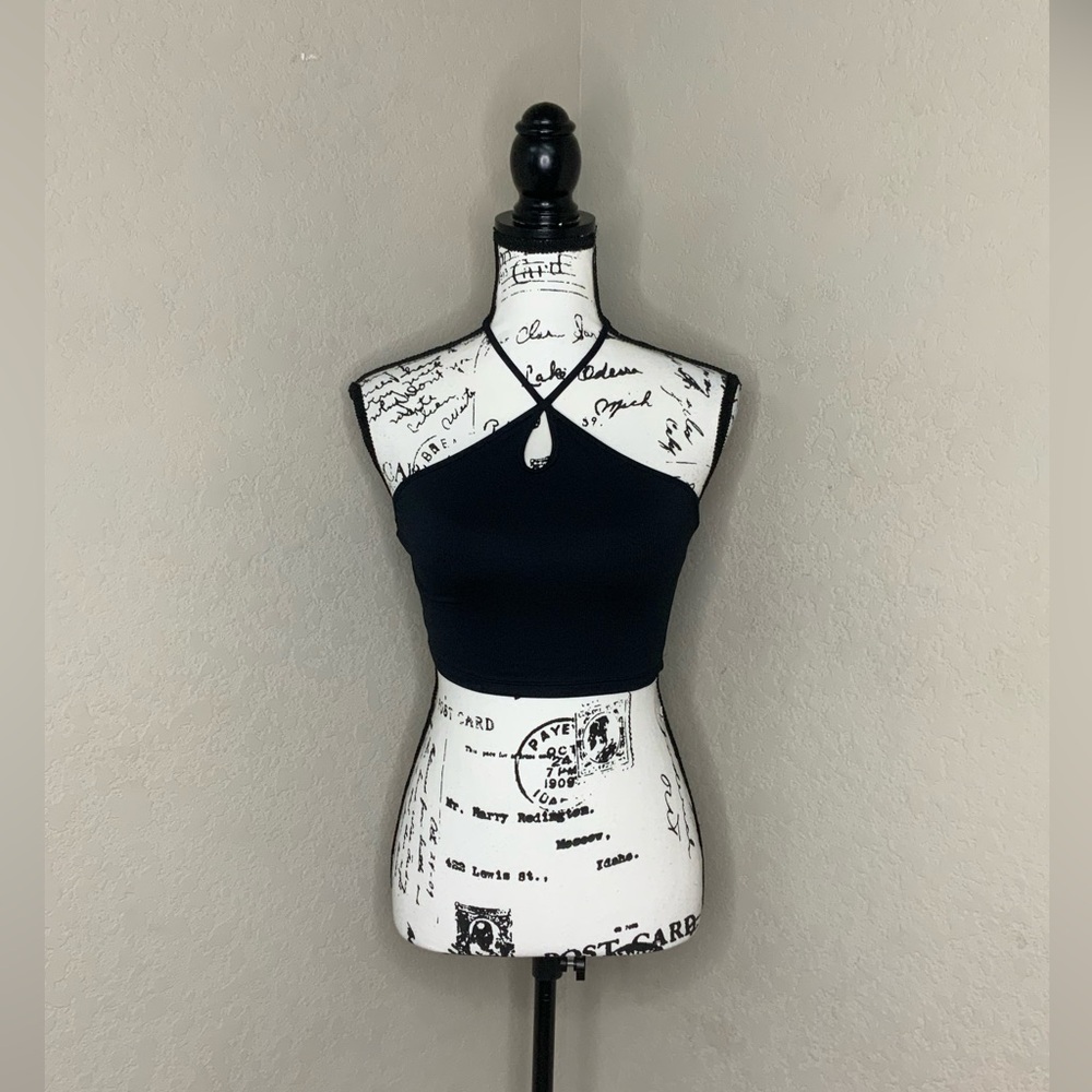 #52 NWT Zara Black Cropped Halter Top Size Medium